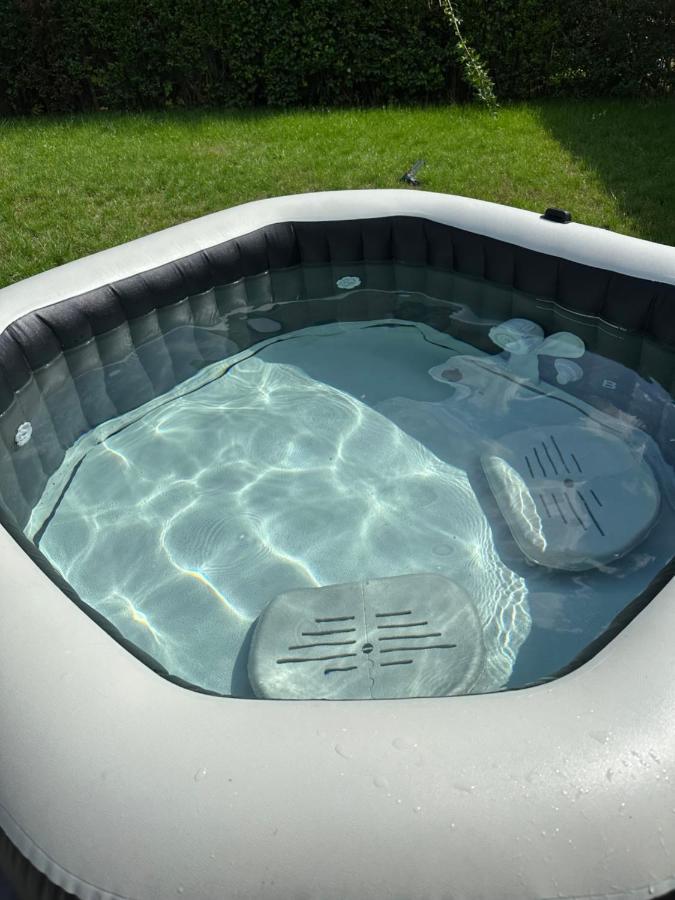 Traumhafte Haushaelfte Mit Kamin, Garten & Whirlpool Apartment เบอร์ลิน ภายนอก รูปภาพ